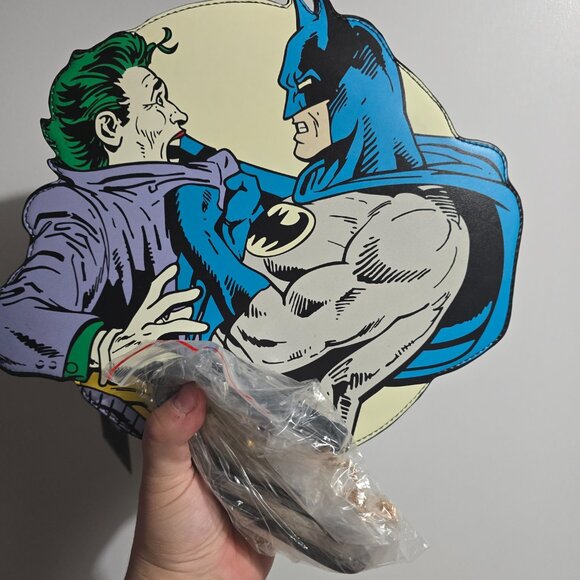 Cakeworthy WB Batman Comic Style Crossbody Bag - Picture 2 of 2